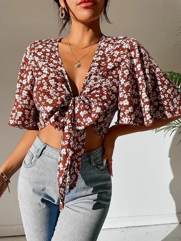 Ditsy Floral Print Tie Front Flounce Sleeve Crop Top