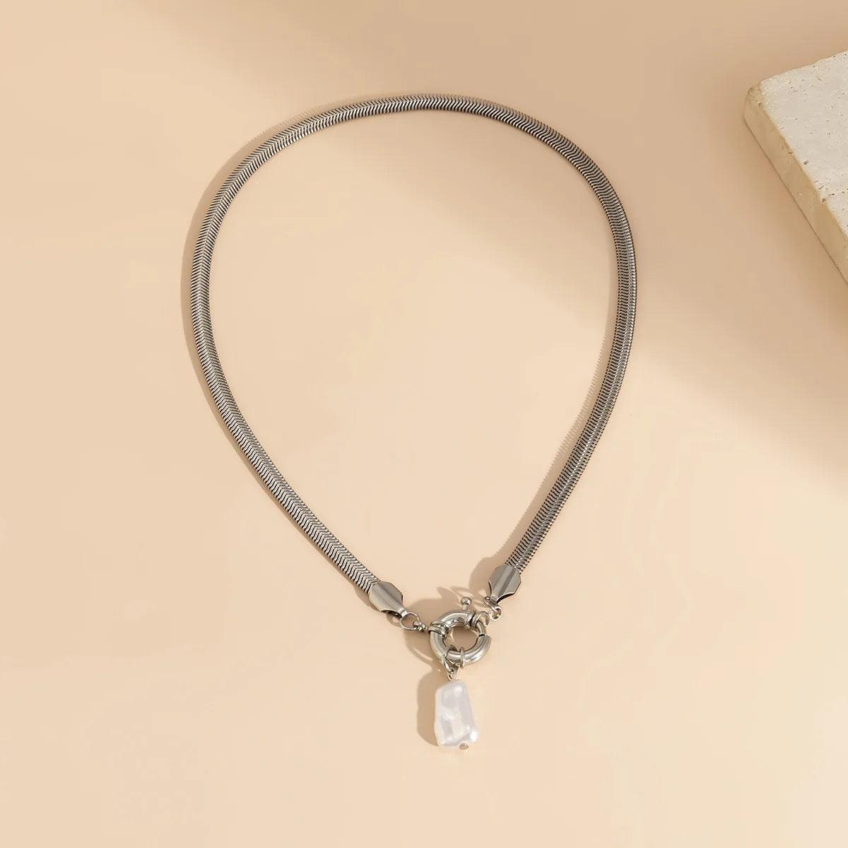 Snake Bone Chain Irregular Imitation Pearl Necklace - XD21